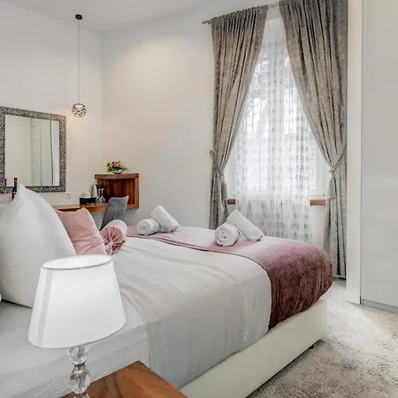 Starlight Luxury 스플리트