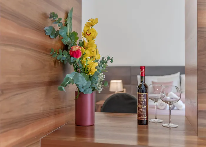 Starlight Luxury Bed and Breakfast 4*